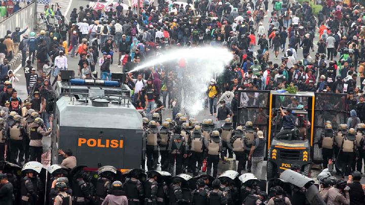 Buruh demo Protes Gaji DPR, Demo Besar 28 Agustus 2025