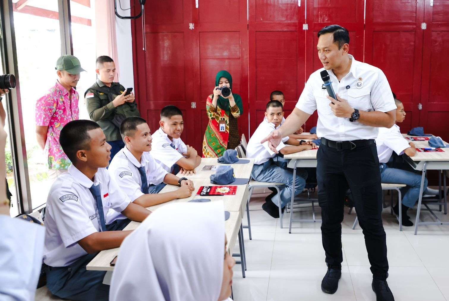 Menko AHY Kunjungi Sekolah Rakyat: Dorong Pendidikan Inklusif dan Merata