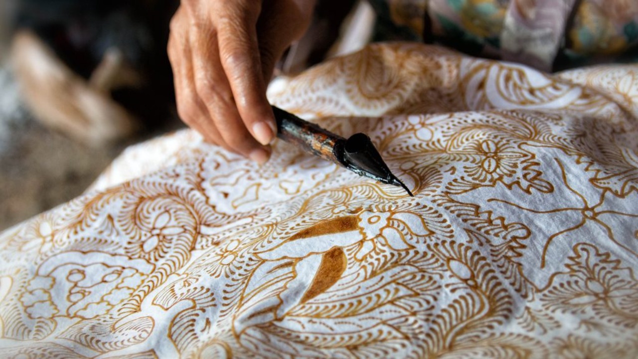 Seni Batik sebagai Identitas Budaya Bangsa Indonesia